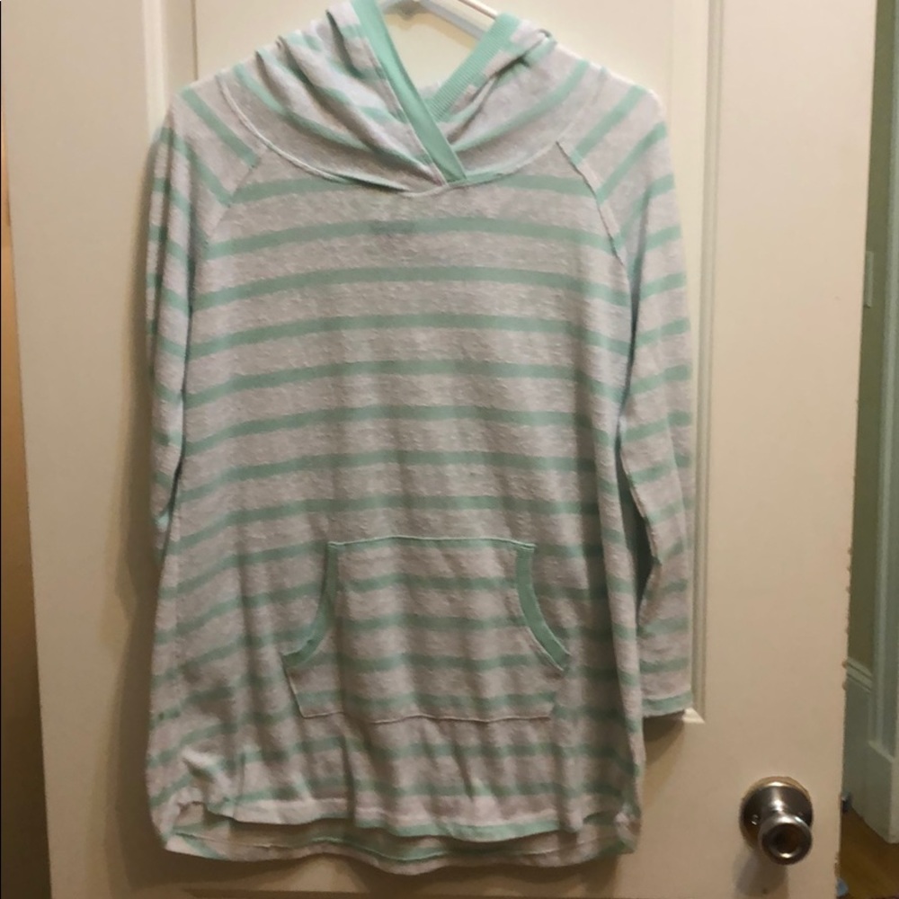 cute thin hoodie!